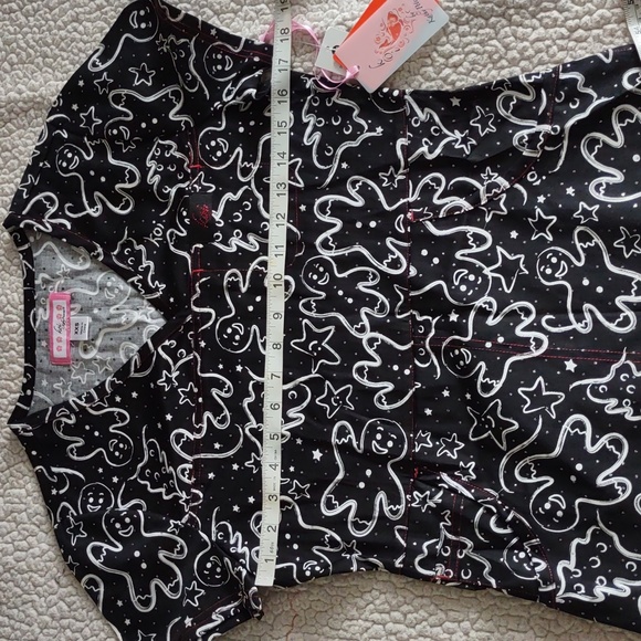 NWT Koi By Kathy Peterson Size XXS Black Metallic Gingerbread Alice Scrub Top - Picture 7 of 16
